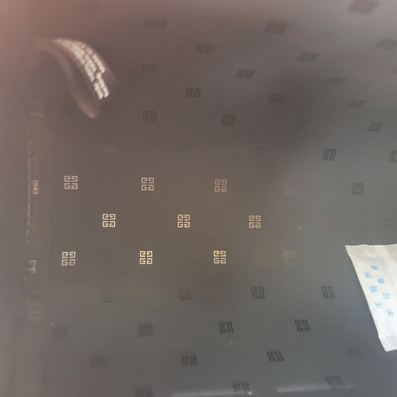 Givenchy pouch - Picture 5 of 17